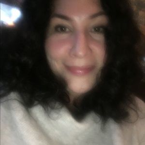 Meet your Posher, Cynthia